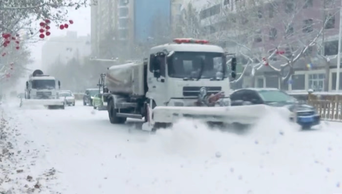 玉龍環保-喀什玉龍環保清雪行動（2）
