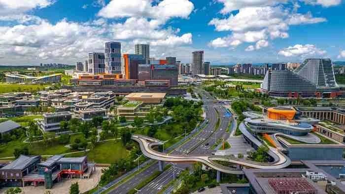玉龍環保：成都市首個多元化場景的無人環衛清掃示范項目投用