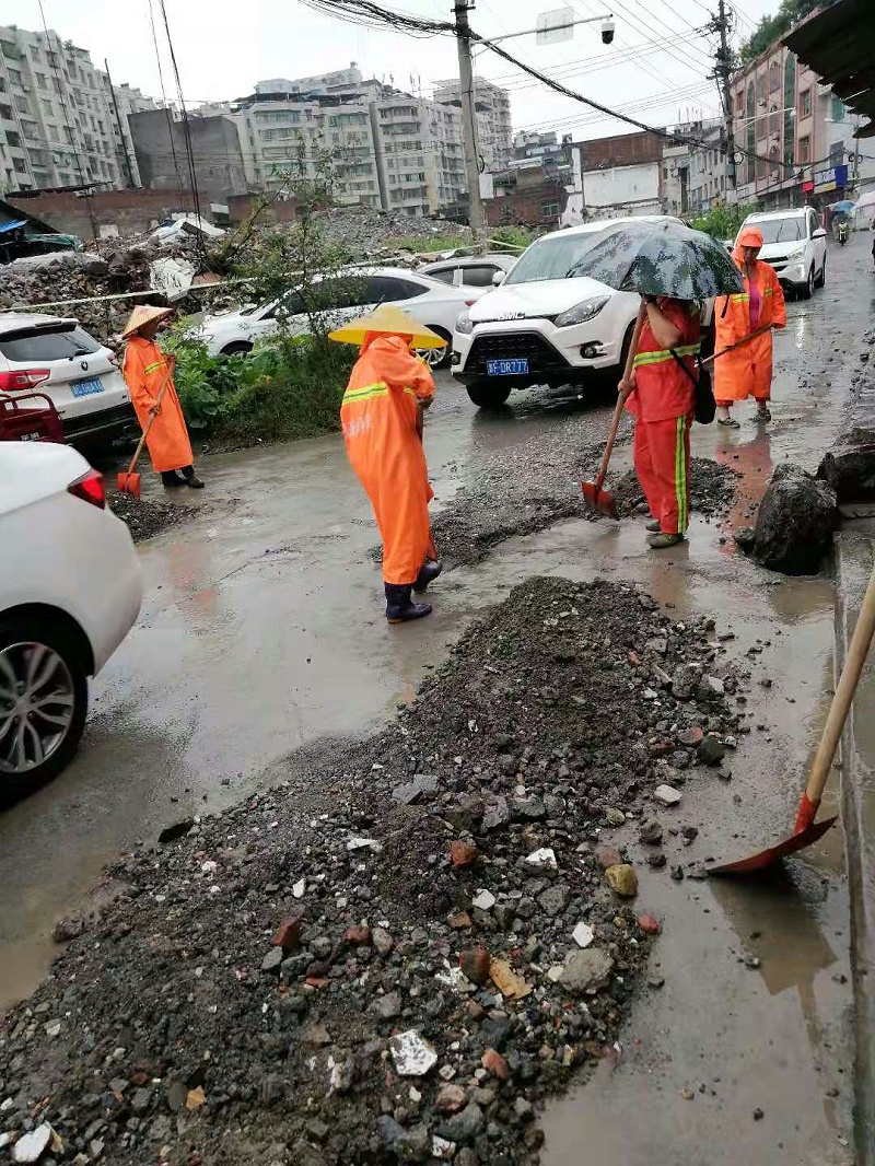 玉龍環保：道路清淤